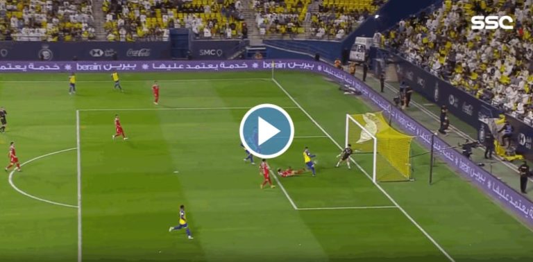 فيديو حارس المنتخب المغربي منير المحمدي يوقف رونالد بتصديات عالمية