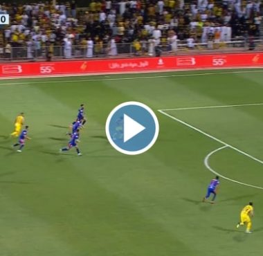 فيديو الهداف المغربي حمد الله يقدم اسيست رائع ويقود فريقه للتتويج بالدوري متفوق على فريق كريستيانو رونالدو
